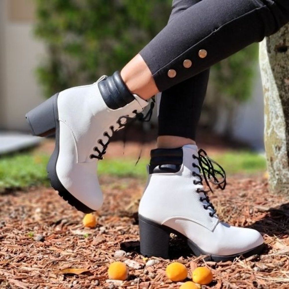 White Chunky Heel Ankle Booties Women’s Round Toe Shoes - Picture 3 of 9